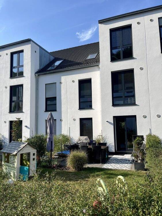 Thumbnail-Attraktives, neuwertiges Reihenhaus in Sinzing - bezugsbereit ab Frühjahr 2026, provisionsfrei