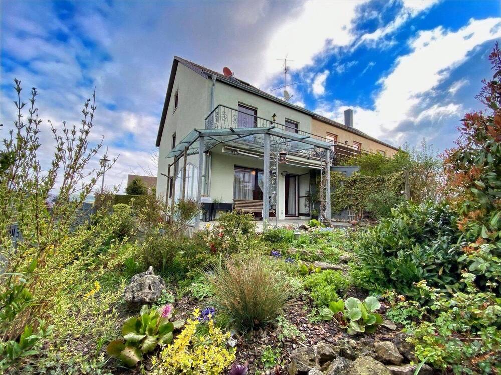 Thumbnail-Ein-Zweifamilienhaus in Eckental