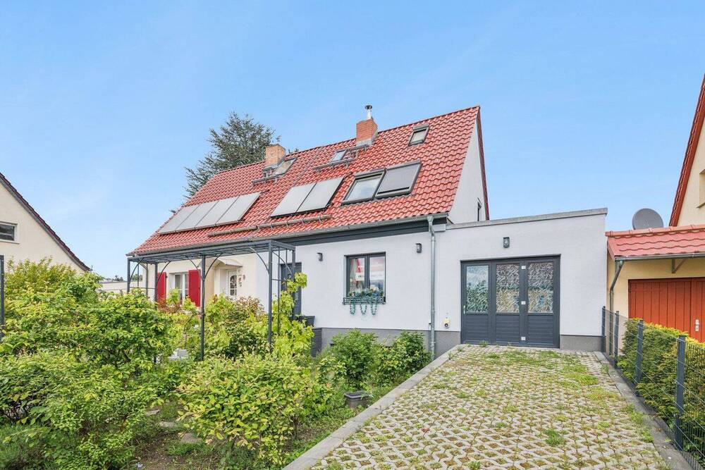 Thumbnail-Liebevoll sanierte Doppelhaushälfte mit Einliegeroption und großem Garten