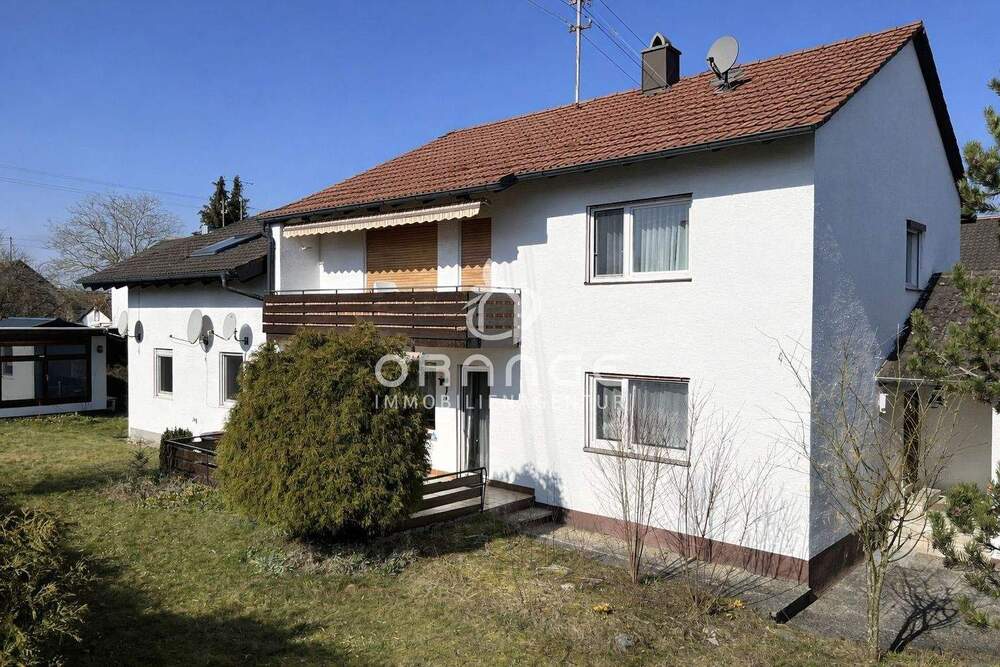 Thumbnail-***Mehrfamilienhaus mit 3 Wohnungen, Garagen, Carport und großem Grundstück***