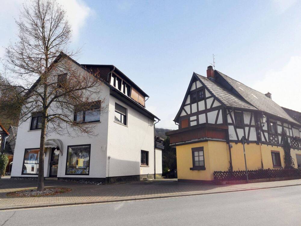Thumbnail-Einzigartiges Zuhause mit Charme: Wohnen & Arbeiten plus Fachwerkhaus in Braunfels-Tiefenbach