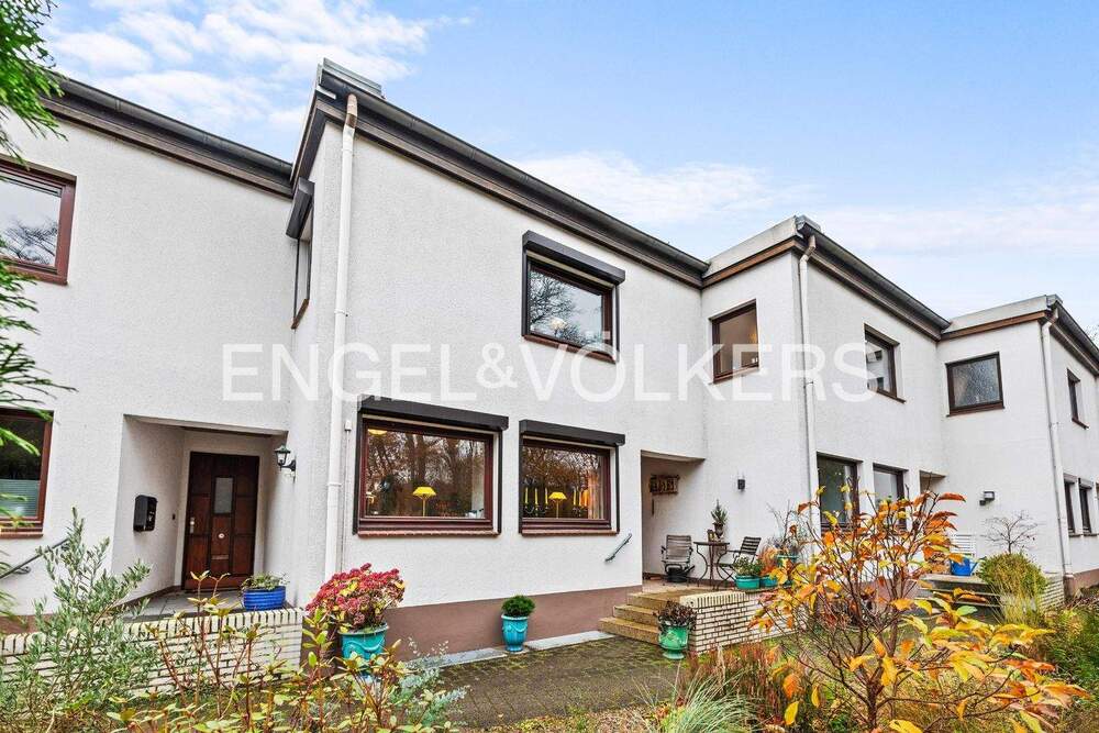 Thumbnail-Zentral in Volksdorf: Großzügiges Townhouse - zeitloser Charme trifft modernes Familienleben