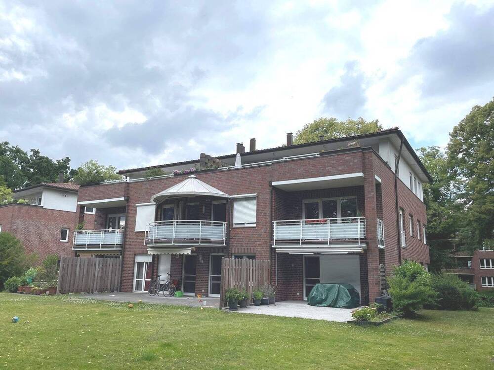 Thumbnail-Verkaufsangebot für eine vermietete 3 Zimmer Penthouse-Wohnung, im 2OG - linke Seite, ca. 85,61 m² Wohnfläche, Eichenhöhe 4c in 21073 Hamburg-Harburg