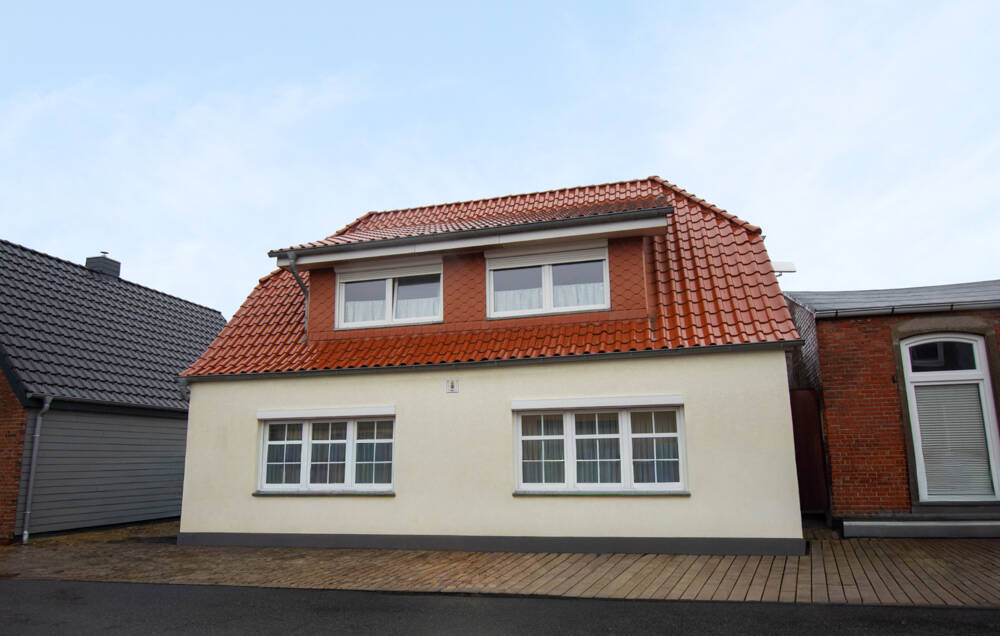 Thumbnail-Einfamilienhaus mit Wintergarten, Garage & Werkstatt in zentraler Lage von Heide