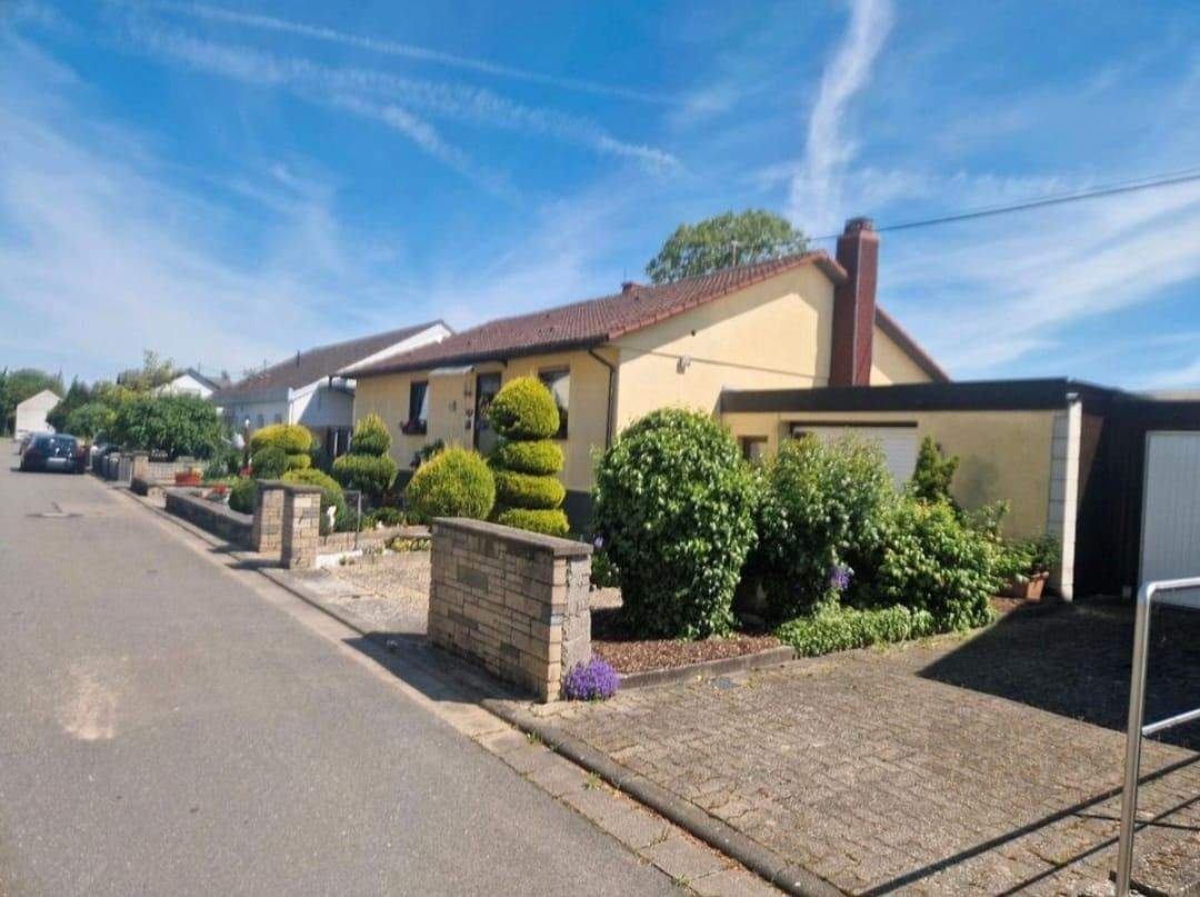 Thumbnail-Leben auf einer Ebene - Bungalow mit Sonnengarten für den geschickten Handwerker