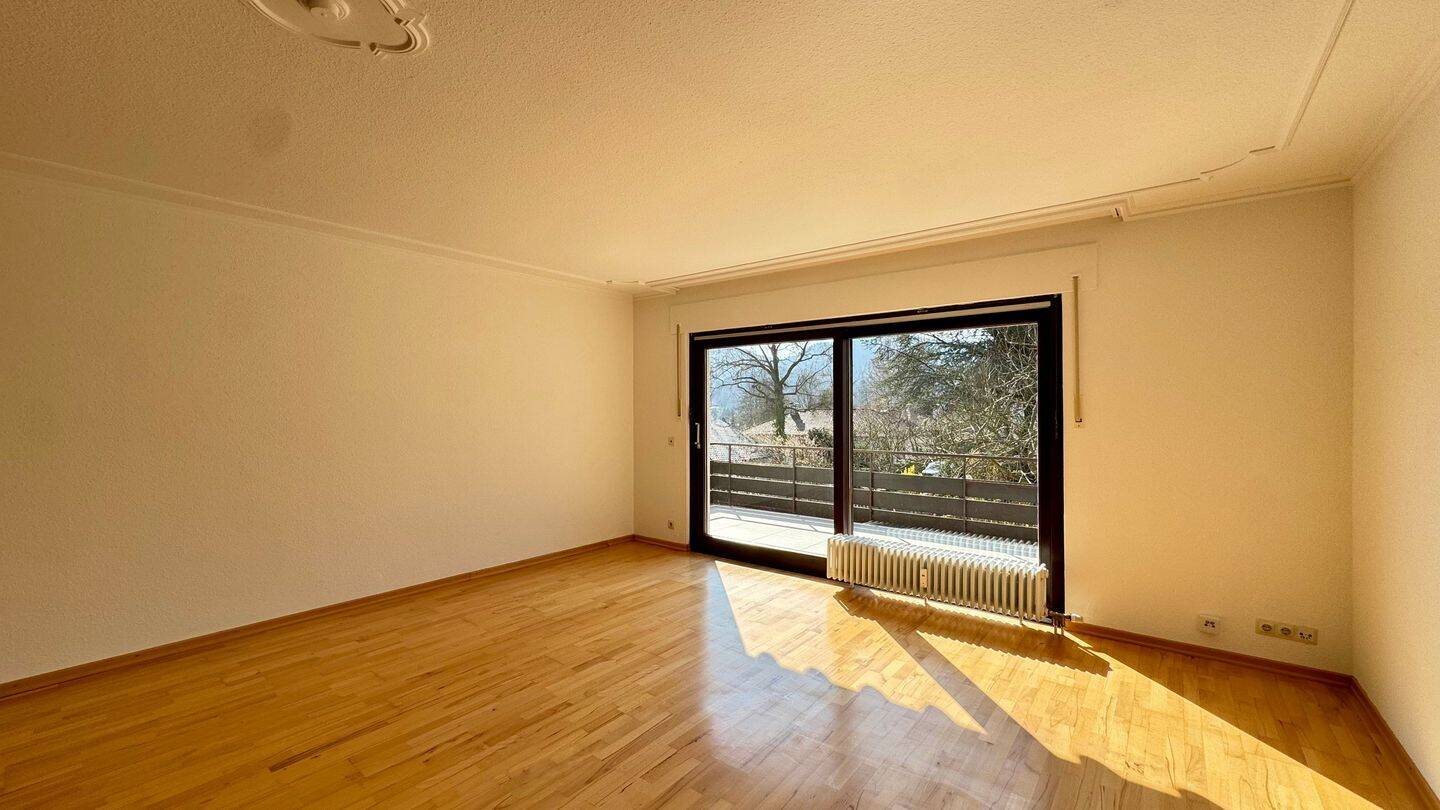 Thumbnail-Renovierte 3 Zimmer Wohnung in sonniger Wohnlage am Fuße des Annabergs