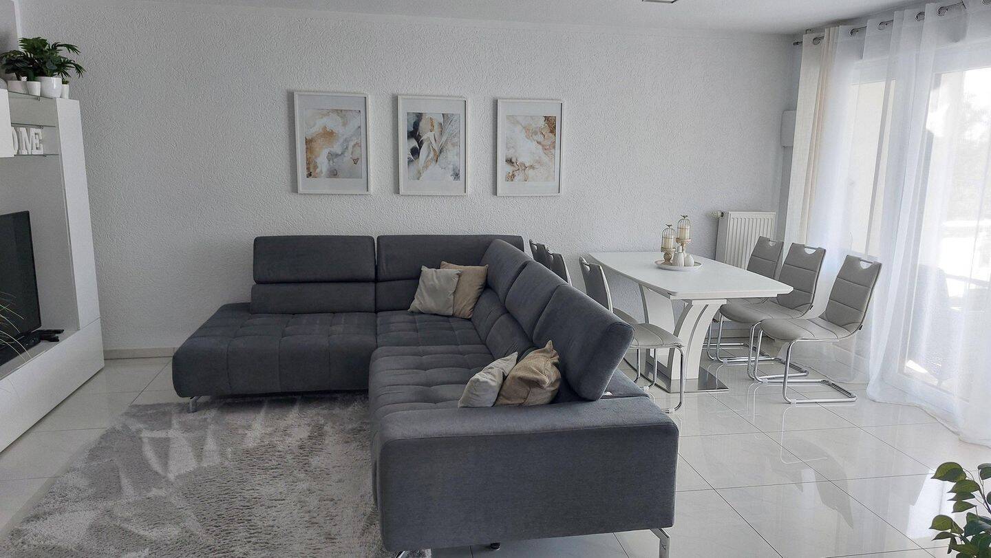 Thumbnail-PROVISIONSFREI: Neuwertige 3,5-Zimmer-Wohnung mit gehobener Ausstattung und Balkon