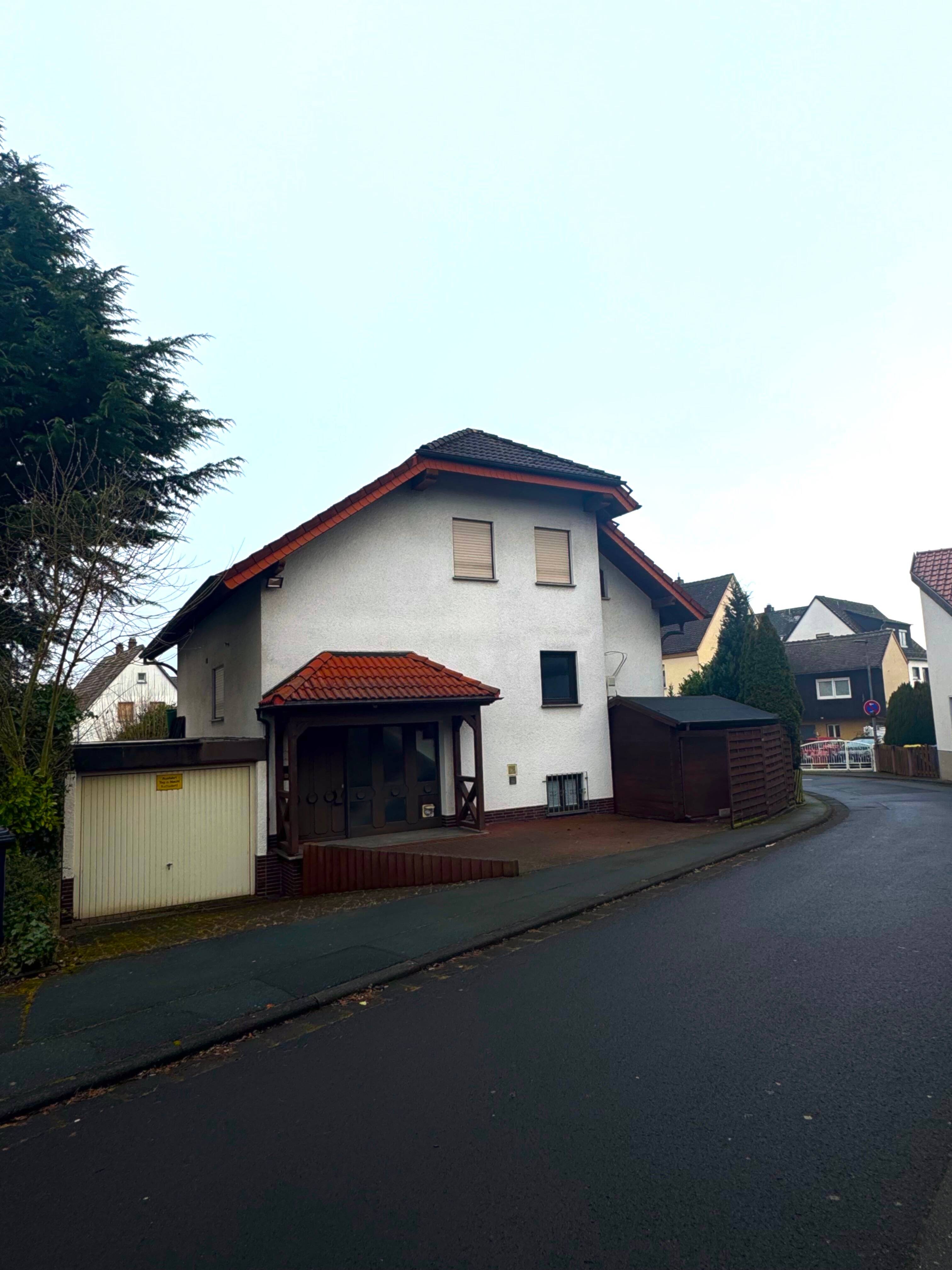 Thumbnail-Provisionsfrei: Freistehendes Einfamilienhaus mit Einliegerwohnung und Garten