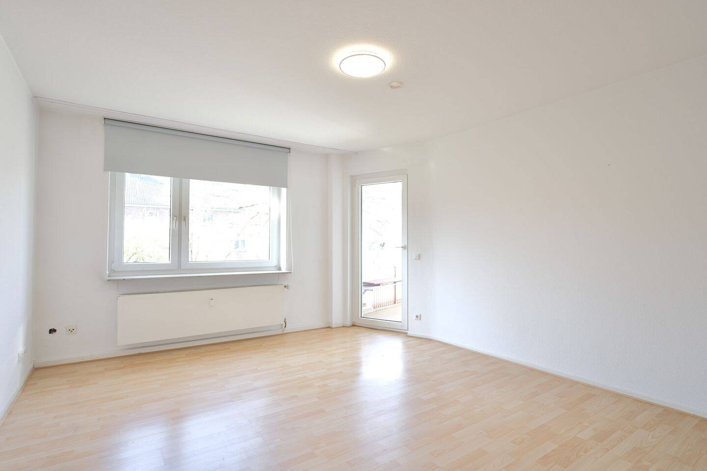 Thumbnail-Gepflegte 2-Zimmer-Wohnung mit sonniger Loggia und Garage