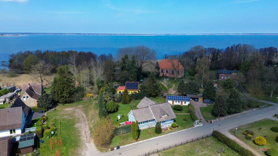 Thumbnail-Rohrgedecktes Wohnhaus am Bodstedter Bodden