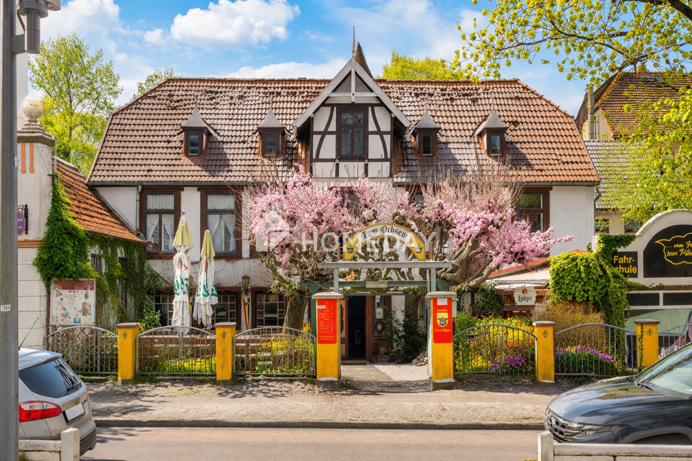 Thumbnail-Historischer Bestand mit Perspektive: Wohnen und Gewerbe unter einem Dach