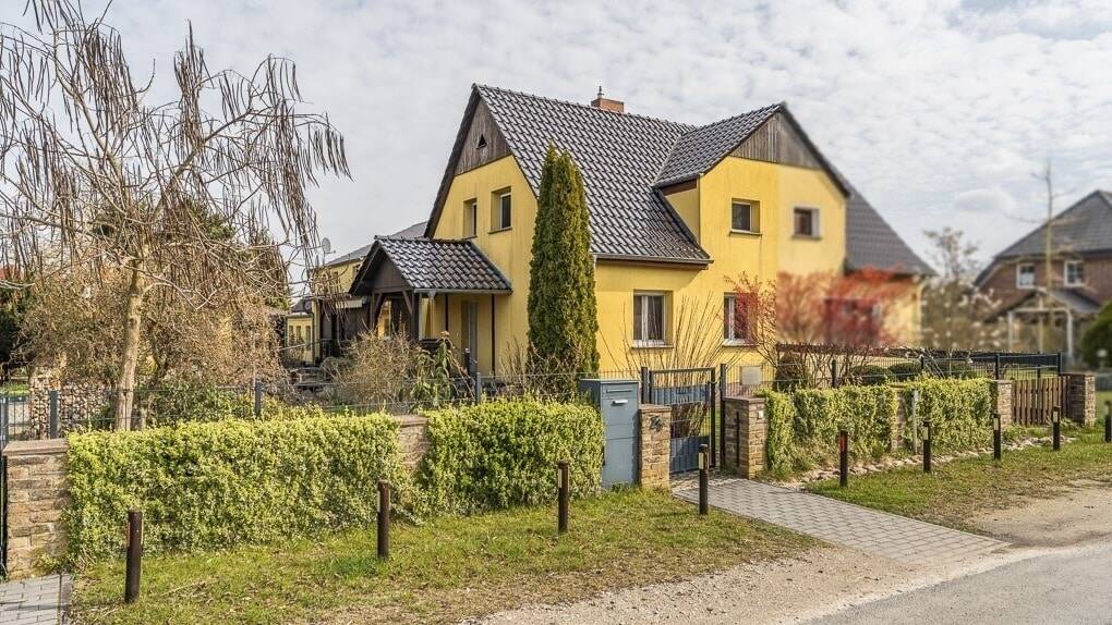 Thumbnail-Familienparadies mit Extras: Saniertes Ein-Zweifamilienhaus mit Pool, Wintergarten und Einliegeroption