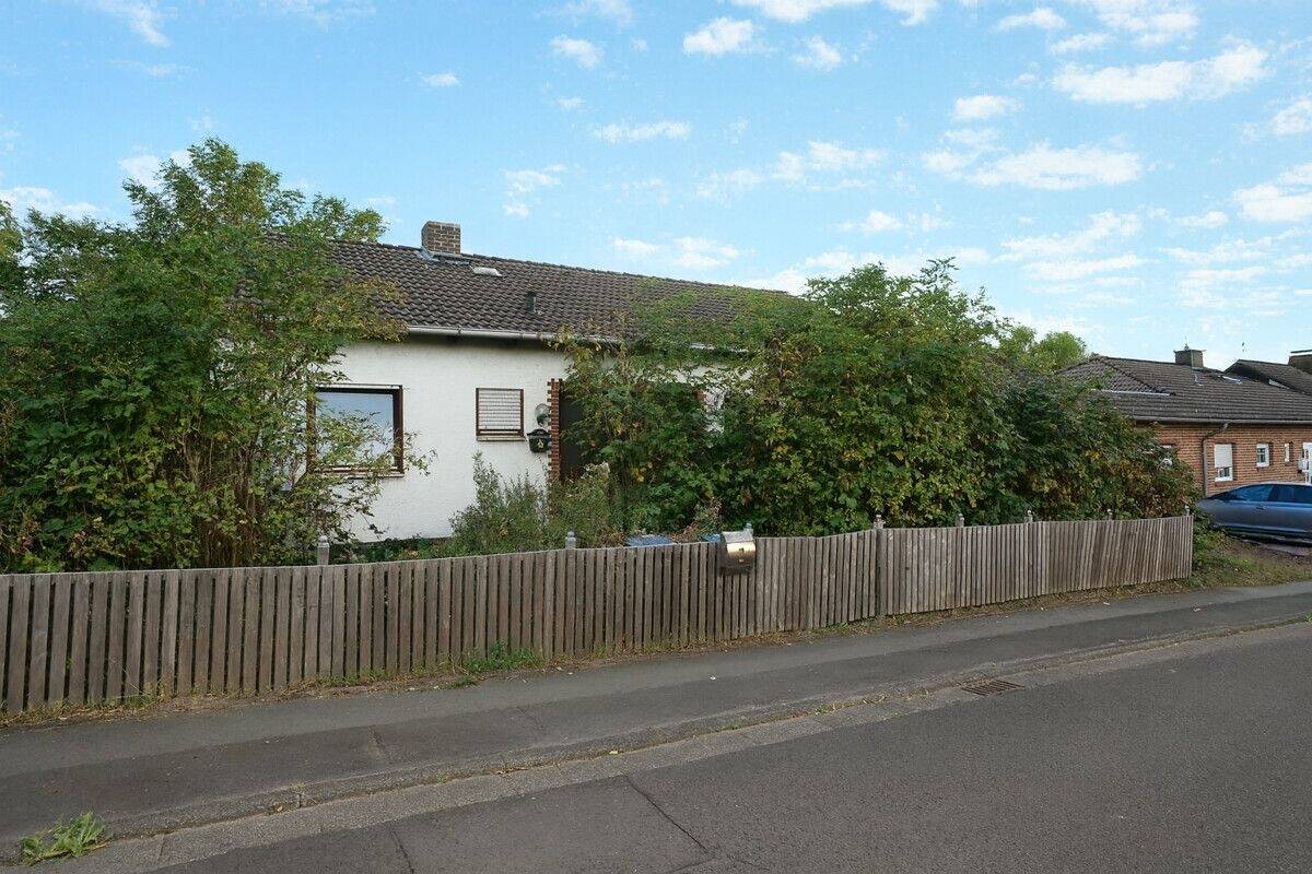 Thumbnail-GROSSZÜGIGES GRUNDSTÜCK MIT EINFAMILIENHAUS - SANIERUNGSOBJEKT MIT POTENZIAL IN EDERMÜNDE-BESSE