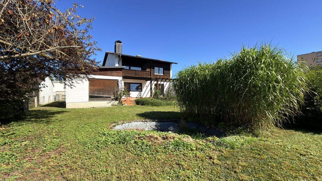 Thumbnail-… AIGNER - auch für Familie mit Kind: großzügiges EFH mit Garage und schönem Garten …