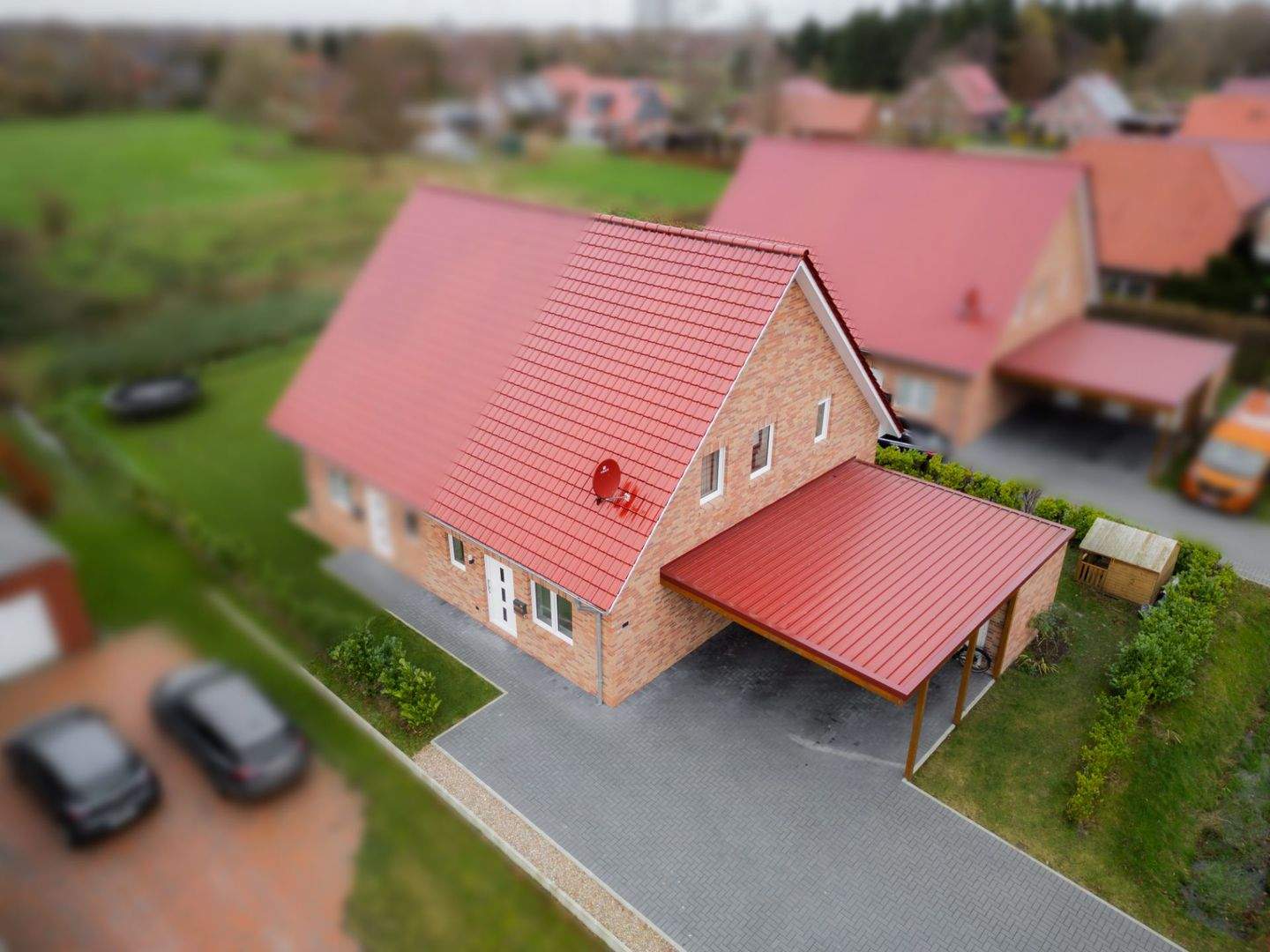 Thumbnail-Moderne Doppelhaushälfte mit 5 Zimmern, Wärmepumpe & Carport