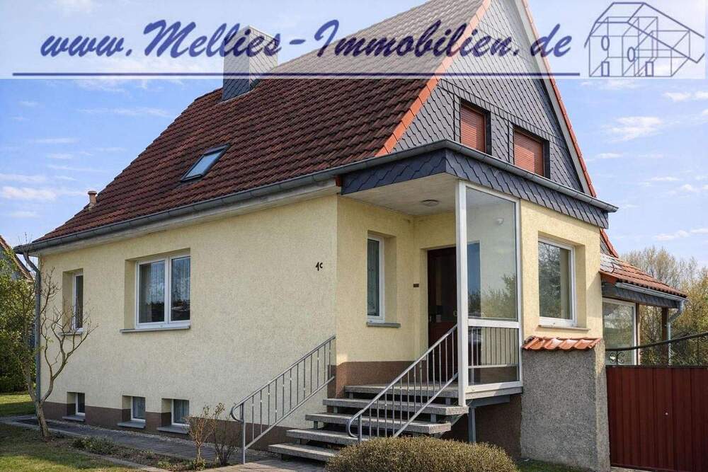 Thumbnail-Dieses Einfamilienhaus ist in Massivbauweise mit viel Nebengebäude