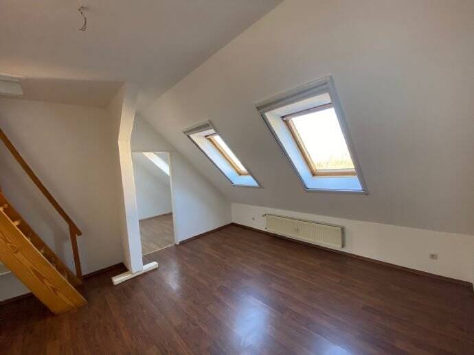 Thumbnail-HARBURG Baererstraße, die etwas andere 2,5 Zi.-DG-Whg.62m² zzgl. ausgebautes DG auf 2. Ebene, EBK, Vollbad 980,- inkl.