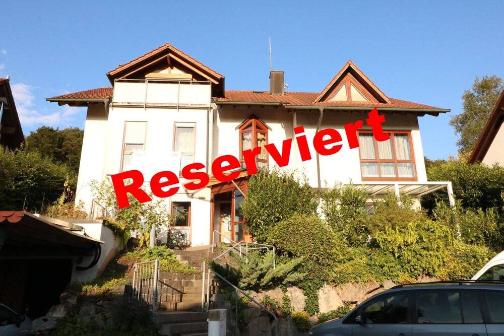 Thumbnail-+++ Reserviert+++ Schönes Einfamilienhaus mit zwei Einliegerwohnungen – Top-Lage mit unverbaubarem Weitblick in Seelbach