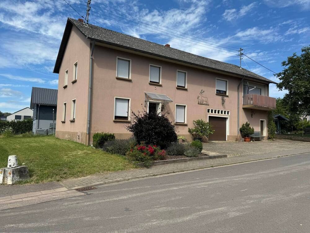 Thumbnail-Großes Haus mit 6 Schlafzimmer, Garage,Werkstatt und Stall direkt an der Grenze Luxemburg