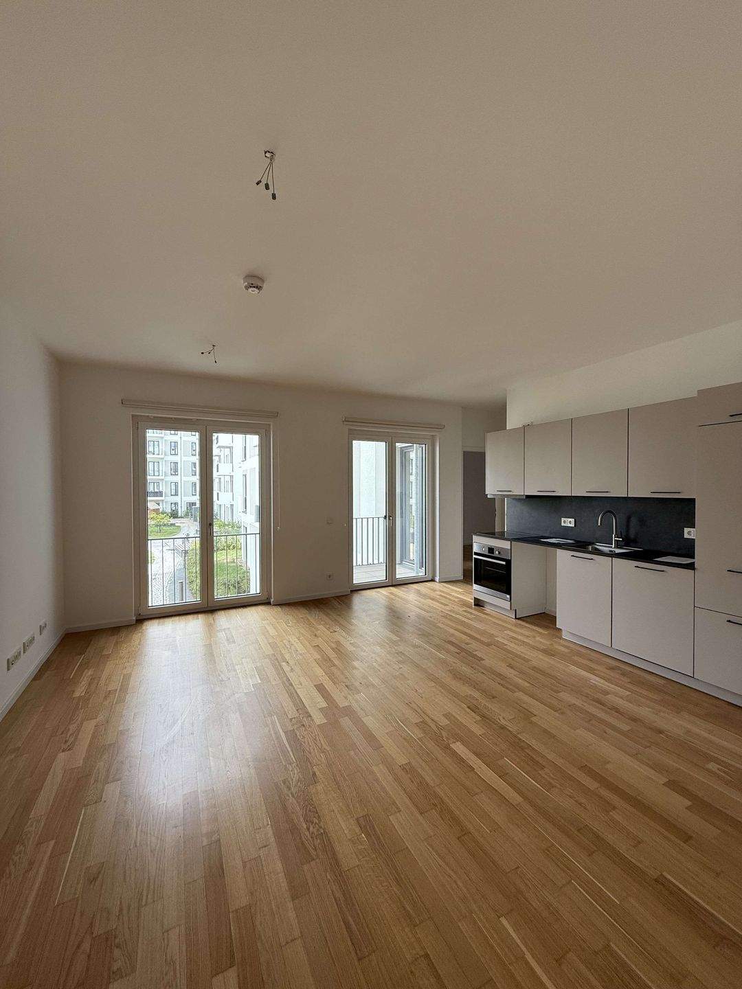 Thumbnail-2 Zimmer mit Balkon und Badewanne- HAVELUFER Quartier