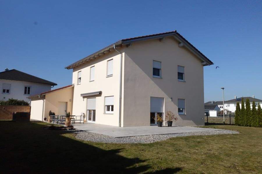 Thumbnail-Sehr gepflegtes sonniges EFH - Nahe Straubing