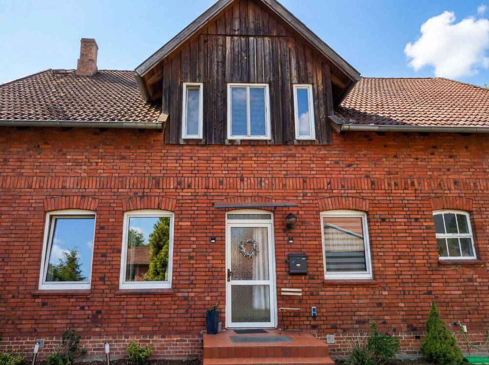 Thumbnail-Faktor 18: Ausbau-Potenzial - 6 Einheiten: Ehemaliger Gasthof nähe Lüneburg