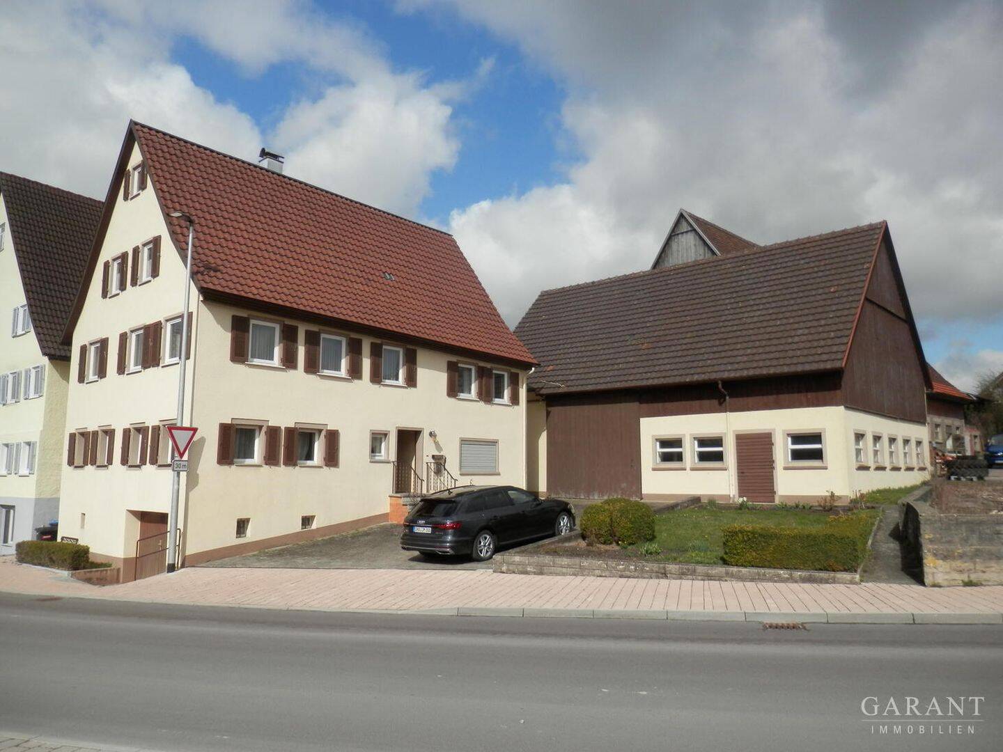 Thumbnail-Bezahlbares Bauernhaus mit großer Scheune