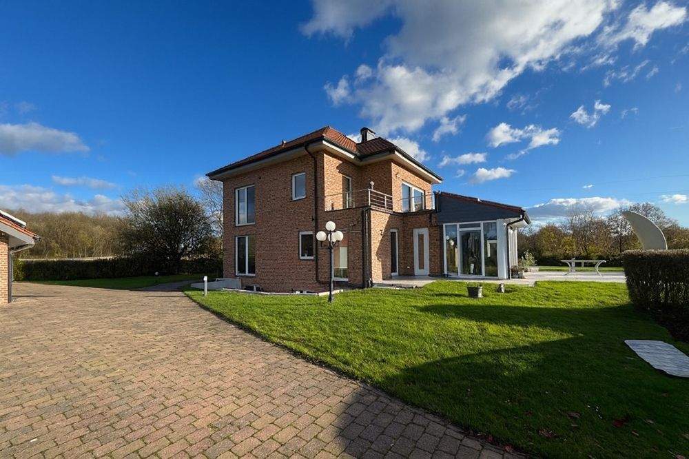 Thumbnail-Top gepflegt! Zweifamilienhaus mit großem Grundstück und gehobener Ausstattung