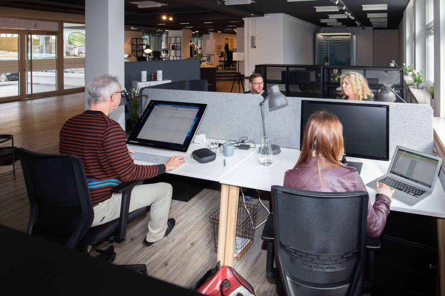 Thumbnail-Flex Desk in Holzkirchen: Modernes Coworking, 247 Zugang, Kaffee inklusive