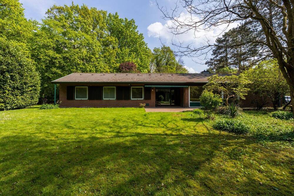 Thumbnail-Freistehendes und großzügiges Einfamilienhaus mit weiterem Baufenster und großem Garten am Schloß