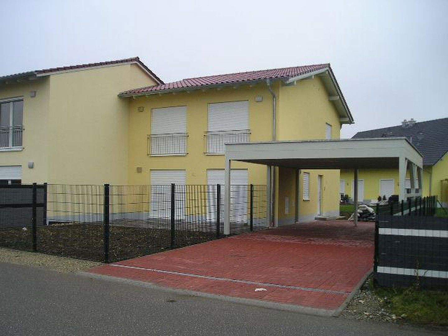 Thumbnail-Durchdachte KFW-70-DHH m. Doppelcarport, gehobene Ausstatt. 94431 Pilsting