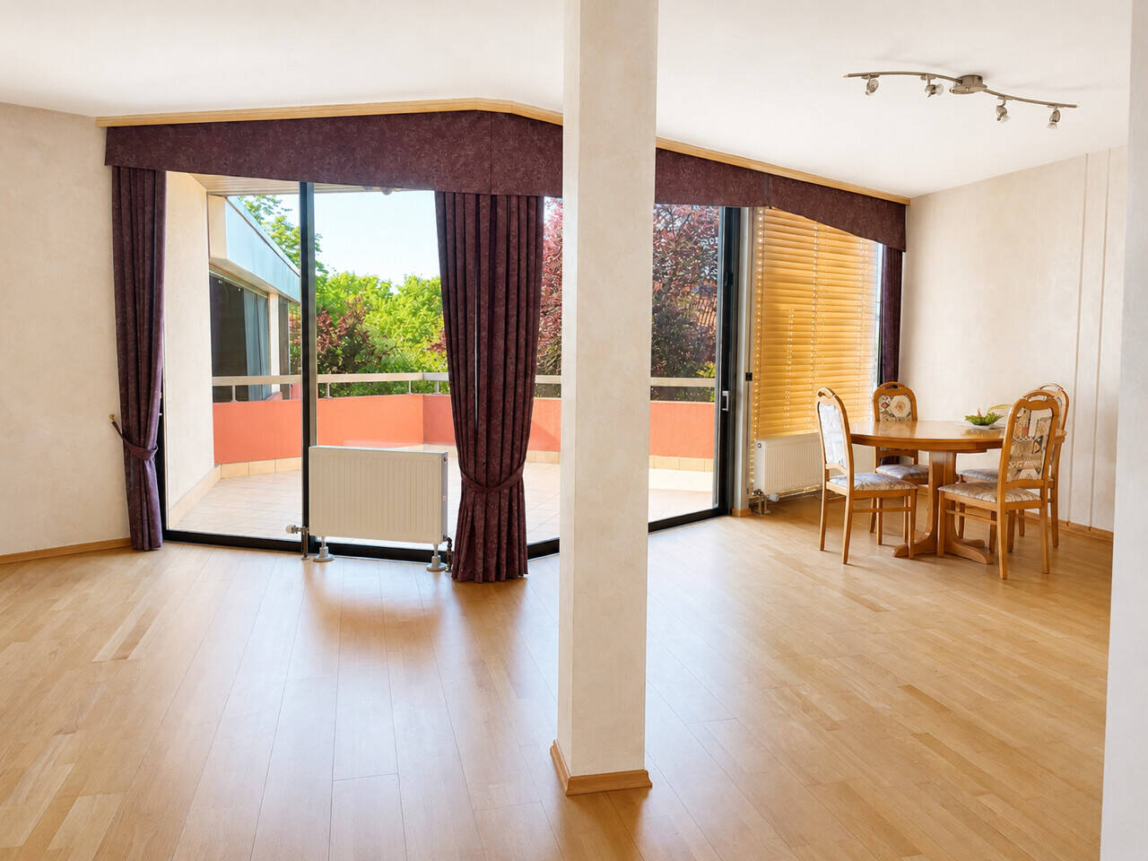 Thumbnail-2,5-Zimmer-Wohnung mit Terrasse, separatem Eingang und zwei Stellplätzen in Wölfersheim