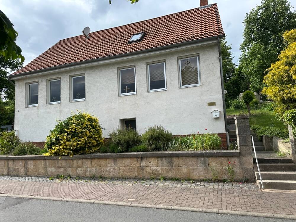 Thumbnail-Freistehendes 2 Familienhaus teilvermietet mit Terrasse und großem Grundstück -Toplage von Malsfeld