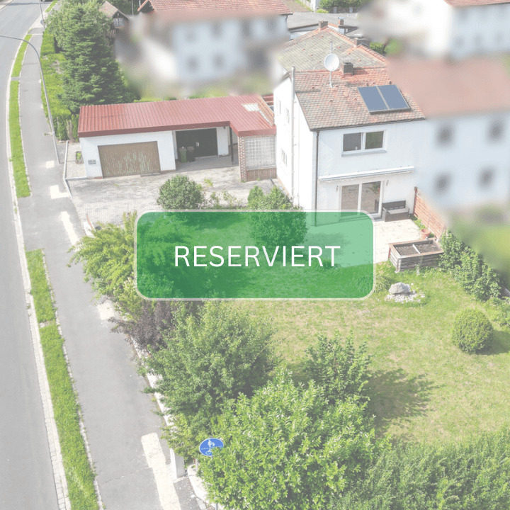 Thumbnail-Sanierte Doppelhaushälfte mit großen Garagen und separatem Büro