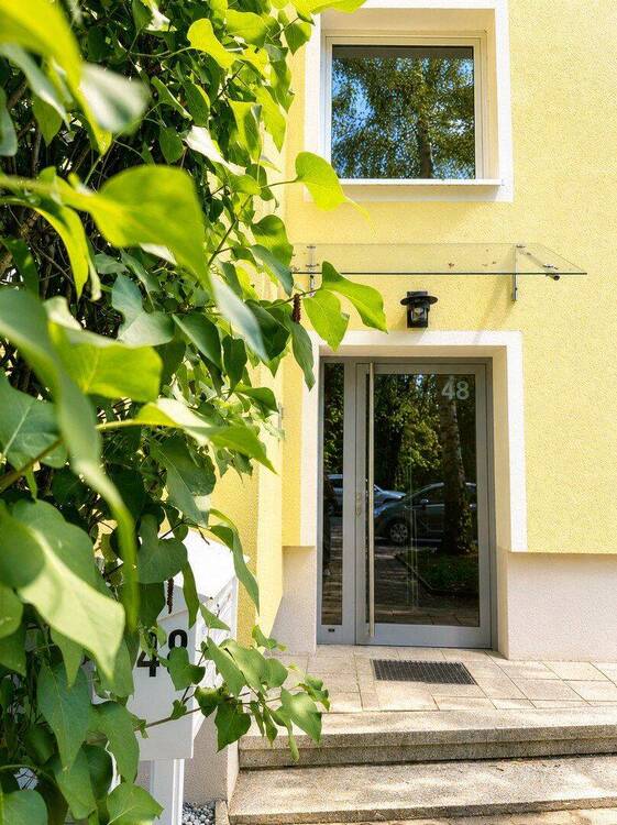 Thumbnail-3-Zimmer-Wohnung mit Balkon in Hof - gepflegt, modernisiert und sofort bezugsfrei