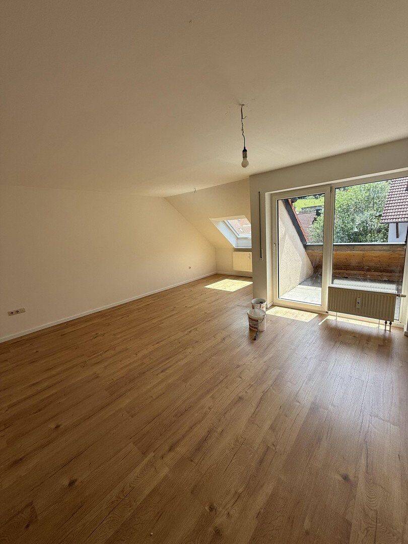 Thumbnail-Schöne 3 Zimmer Wohnung mit Stellplatz!