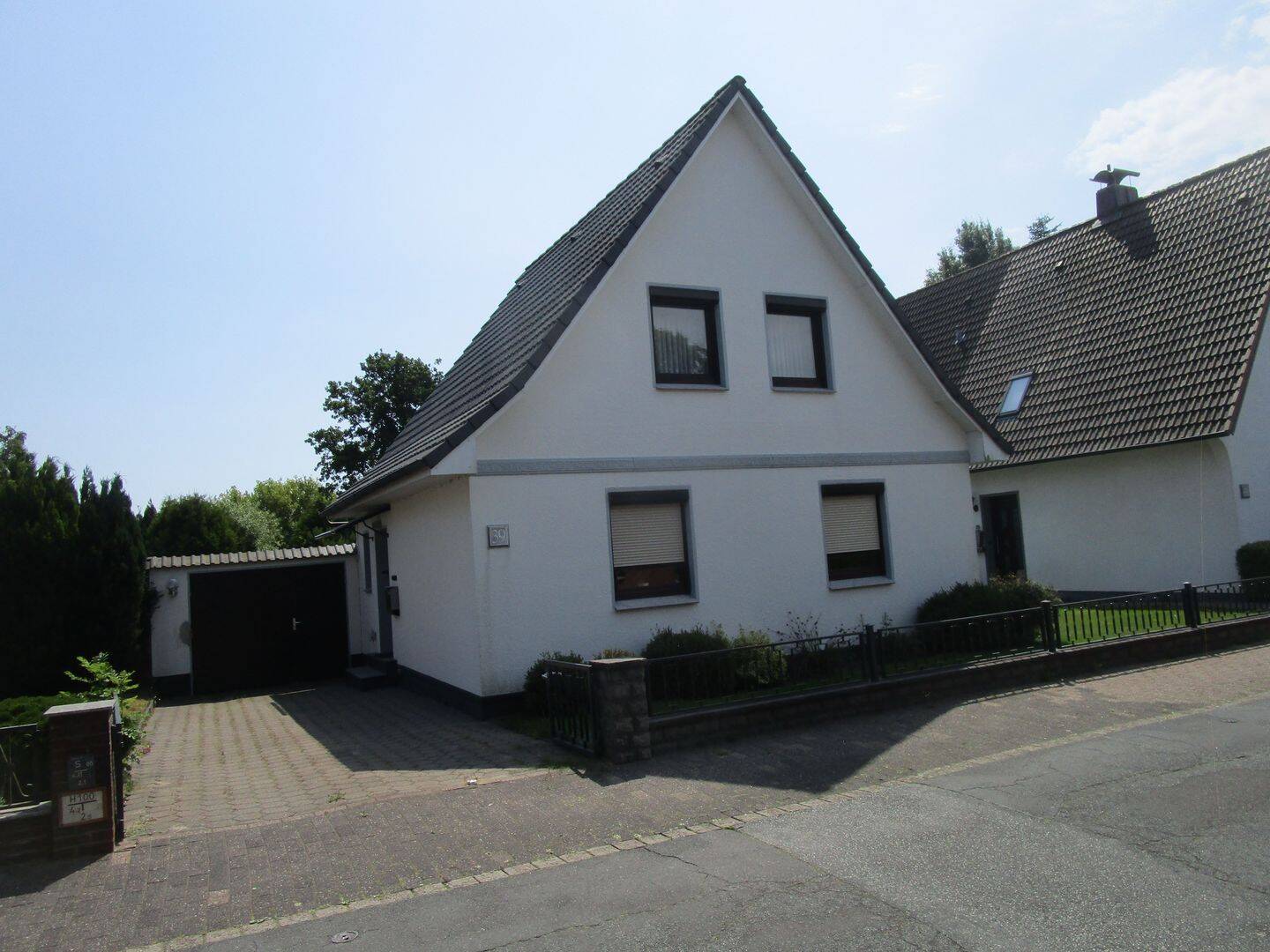 Thumbnail-Nordseeheilbad Cuxhaven: Stadtteil Altenbruch Einfamilienhaus mit Garage, Wintergarten sowie Werkstatt & Gewächshaus