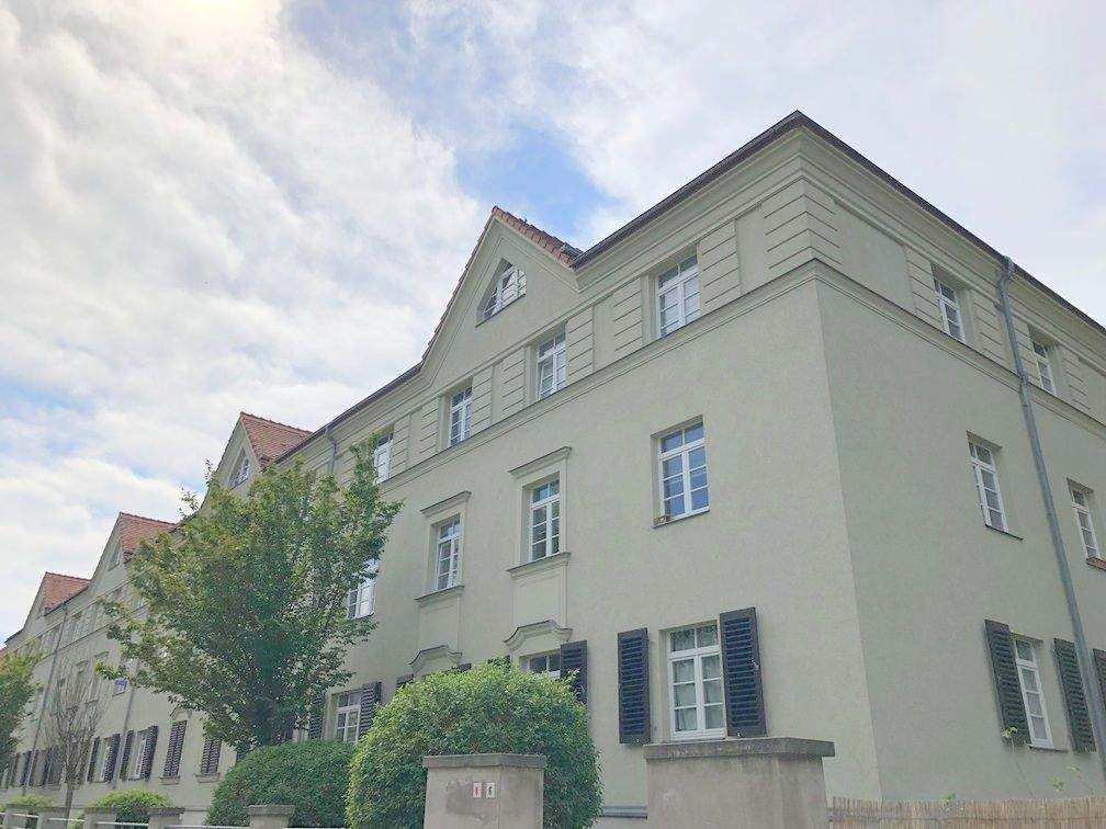 Thumbnail-Helle 2-Zi-Altbauwohnung mit Loggia, Garten*