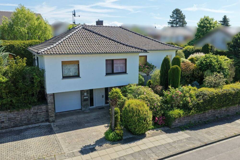 Thumbnail-Exklusiver Bungalow mit repräsentativem Gartenareal, Garage & 3 Stellplätzen! Stilvolle Wohnkultur – zeitlos, familienfreundlich, vielseitig nutzbar.