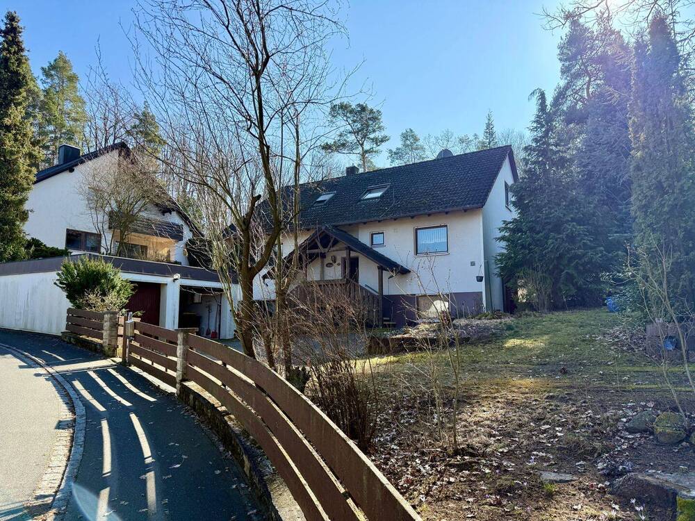 Thumbnail-Großzügiges Familienanwesen mit Garten & Waldanteil in ruhiger Ortsrandlage