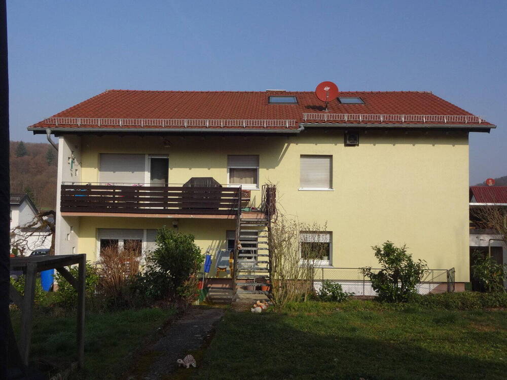 Thumbnail-Zweifamilienhaus teilsaniert, in ruhiger Lage von Wiesenbach, großzügiger Garten