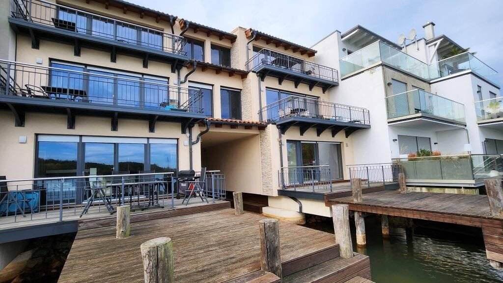 Thumbnail-HAUS AM SEE **** MIT BOOTSSTEG