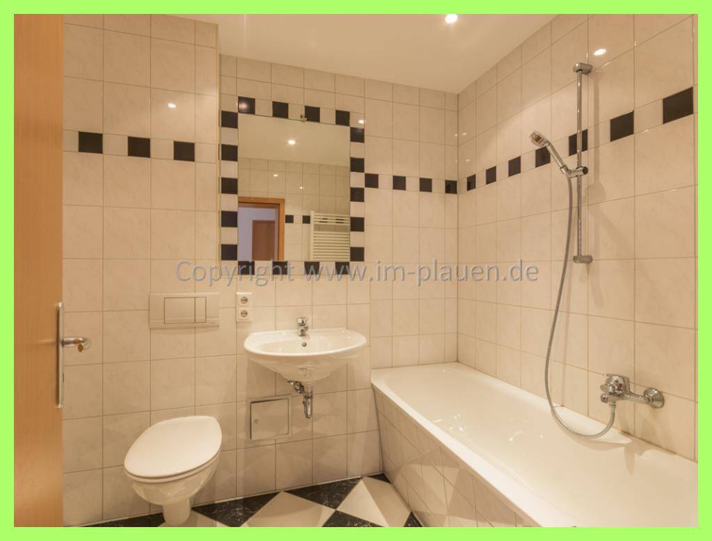 Thumbnail-Balkon - Badewanne - offene Küche - Laminat | 2-Zimmer-Wohnung Plauen Haselbrunn