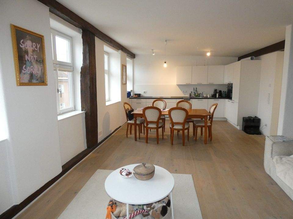 Thumbnail-Moderne 3-Zimmer-Wohnung mit EBK in kernsaniertem Altbau ab 01.05.2026