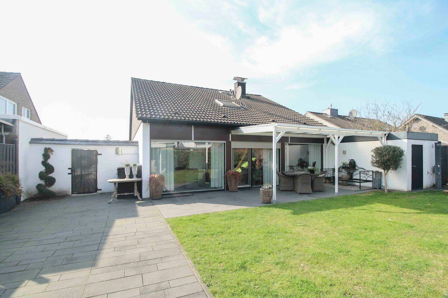 Thumbnail-Familienfreundlicher Bungalow mit großem Garten, Garage und Freistellplatz in Moers