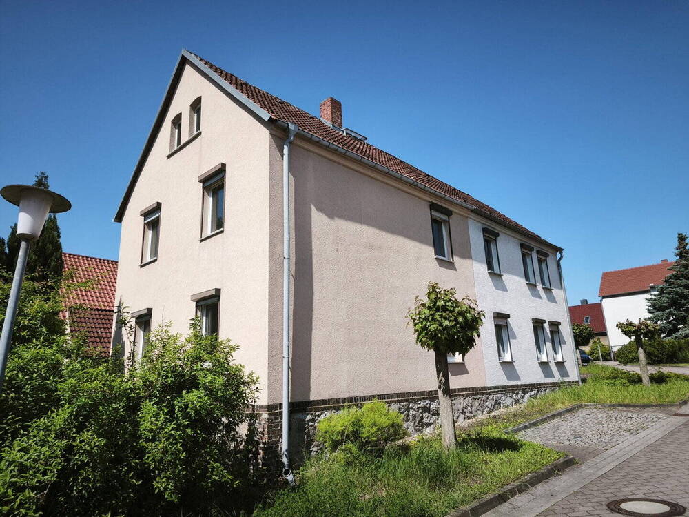 Thumbnail-Großes Doppelhaus in toller Lage in Friedersdorf im Seengebiet, San.-Bedarf