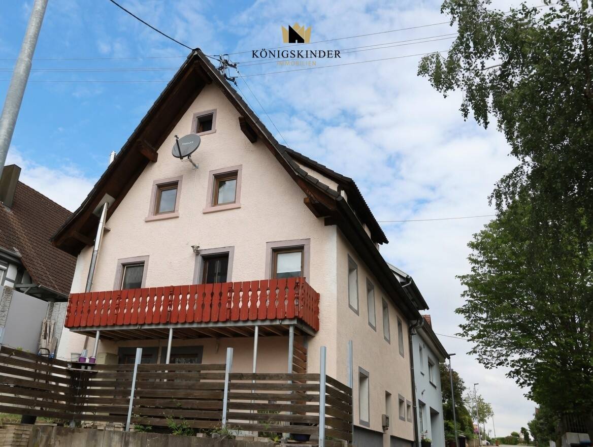 Thumbnail-Perfekt für den geschickten Handwerker. Renovierungsbedürftiges Haus mit großer Terrasse