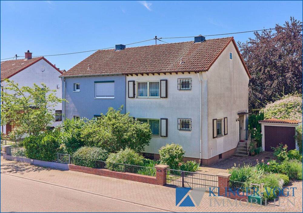Thumbnail-Sanierungsbedürftige Doppelhaushälfte mit Garten, Balkon und Garage
