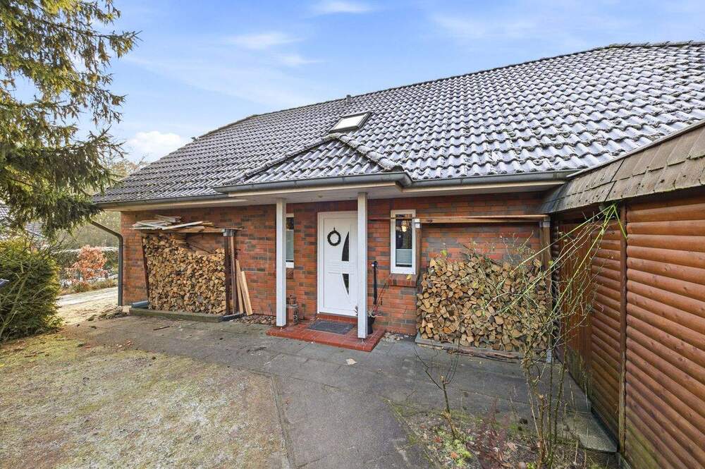 Thumbnail-Einfamilienhaus mit 8,5 Zimmern - Umbau zum Mehrgenerationenhaus möglich