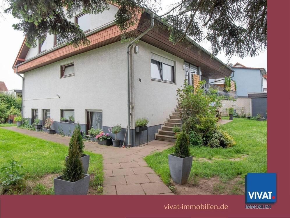 Thumbnail-Mehrfamilienhaus mit 4-5 WE. Große Eigentümerwohnung wird mit Verkauf frei. 3 Garagen.
